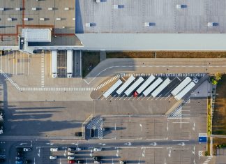 Sprzedaż hurtowa a sprzedaż detaliczna – różnice sprzedaż detaliczna i hurtowa