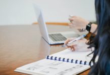 Jak rozliczać dropshipping? Dropshipping a podatek VAT, podatek dochodowy i ZUS